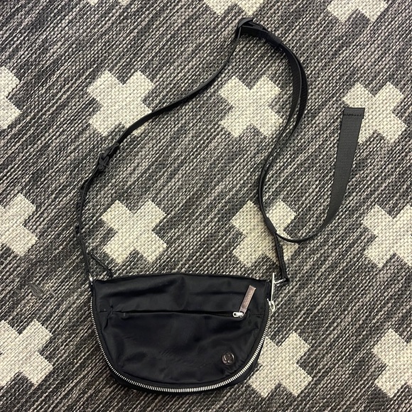 lululemon athletica Handbags - Lululemon Fanny Pack Black